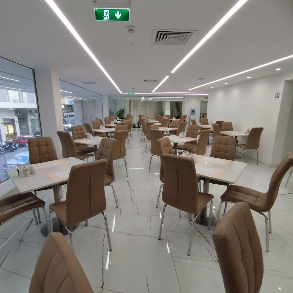INTERNATIONAL ATENE HOTEL 34/48
