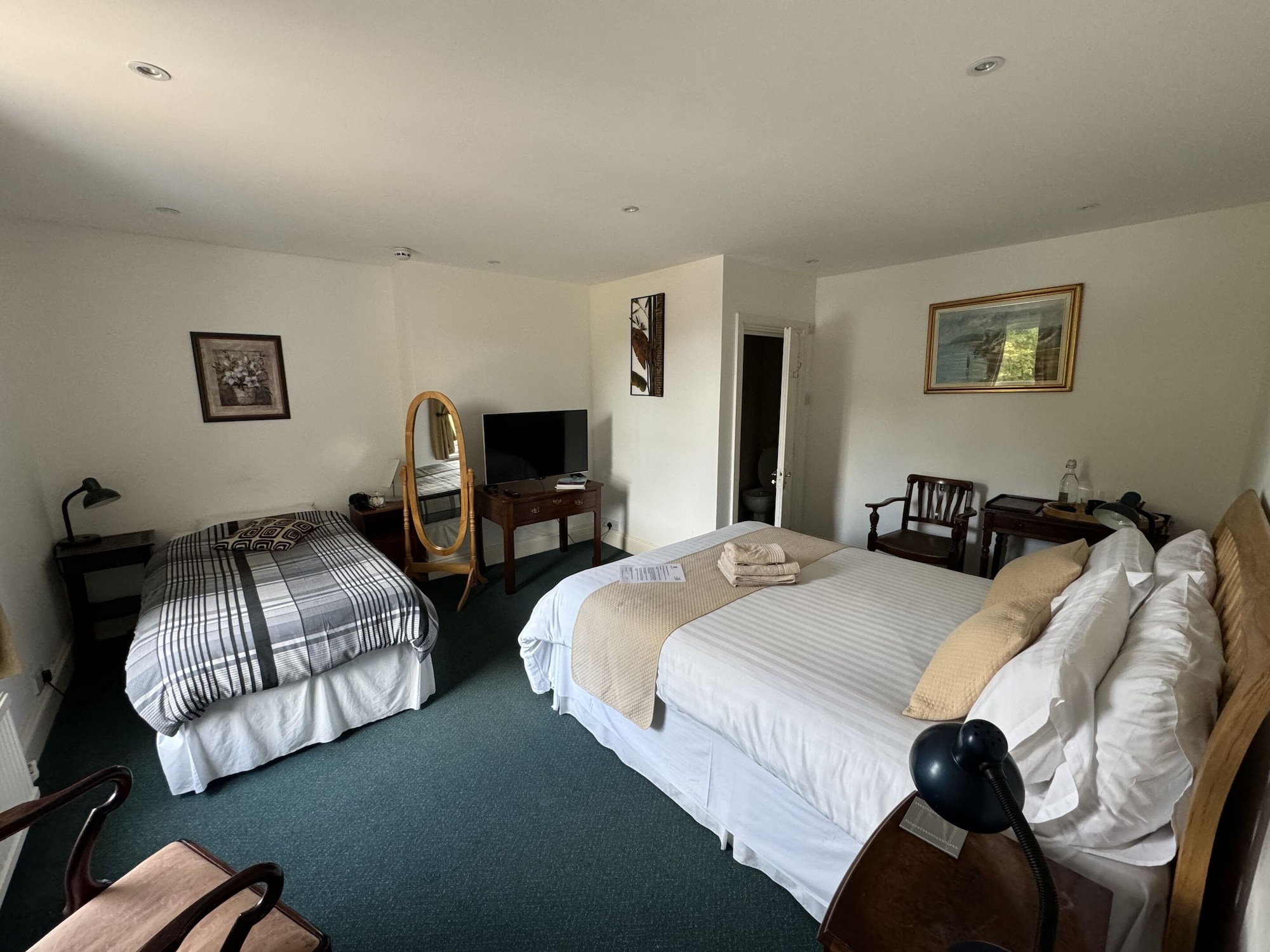 ROOM, DOUBLE OR TWIN BED, GARDEN VIEW