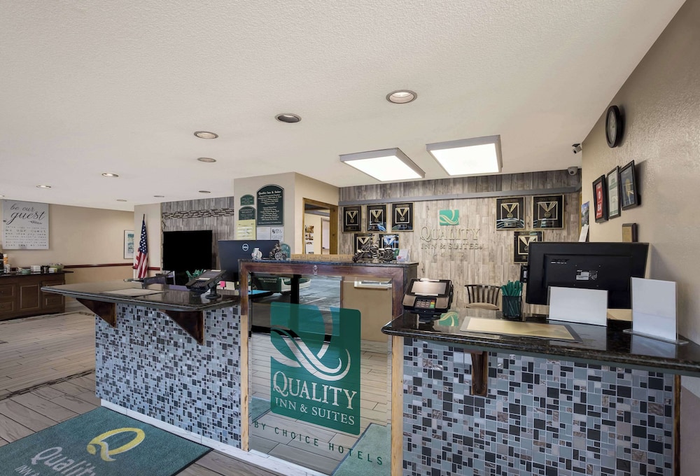 Quality Inn and Suites Medford Airport 5/51