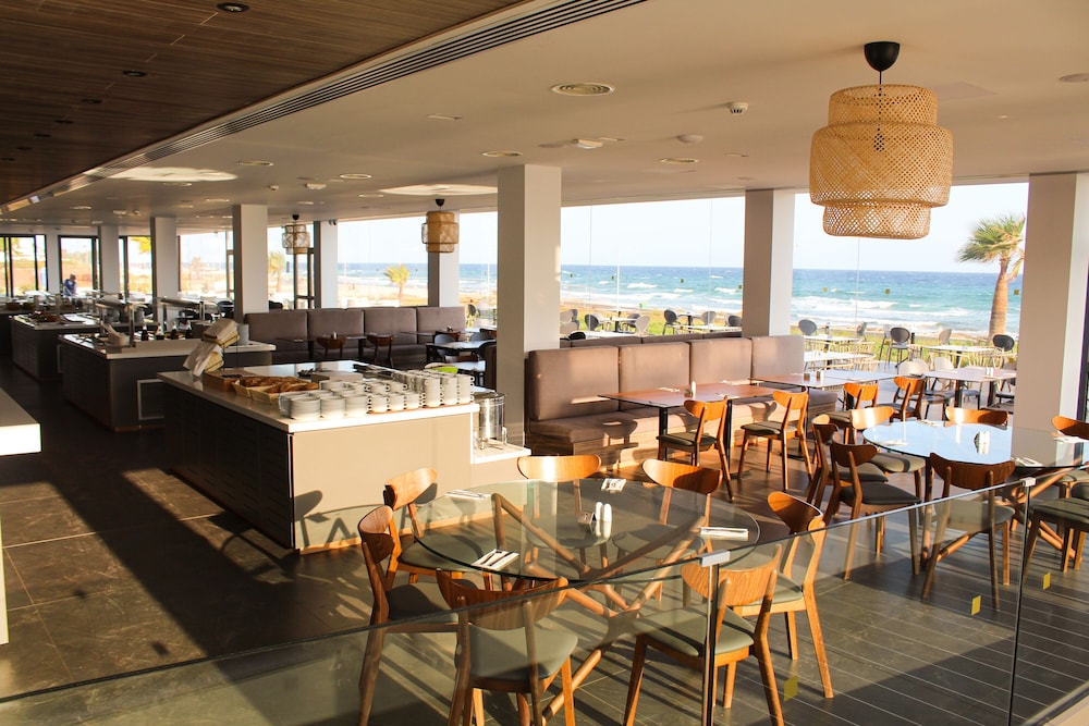 Piere Anne Beach Hotel 26/47