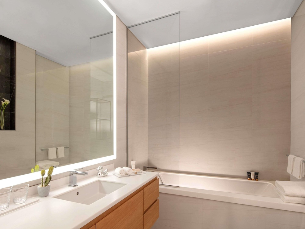 SLS Dubai Hotel and Residences 75/75