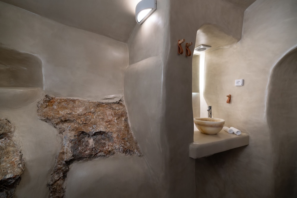 Nalas Cave Suite - Adults Only 49/50