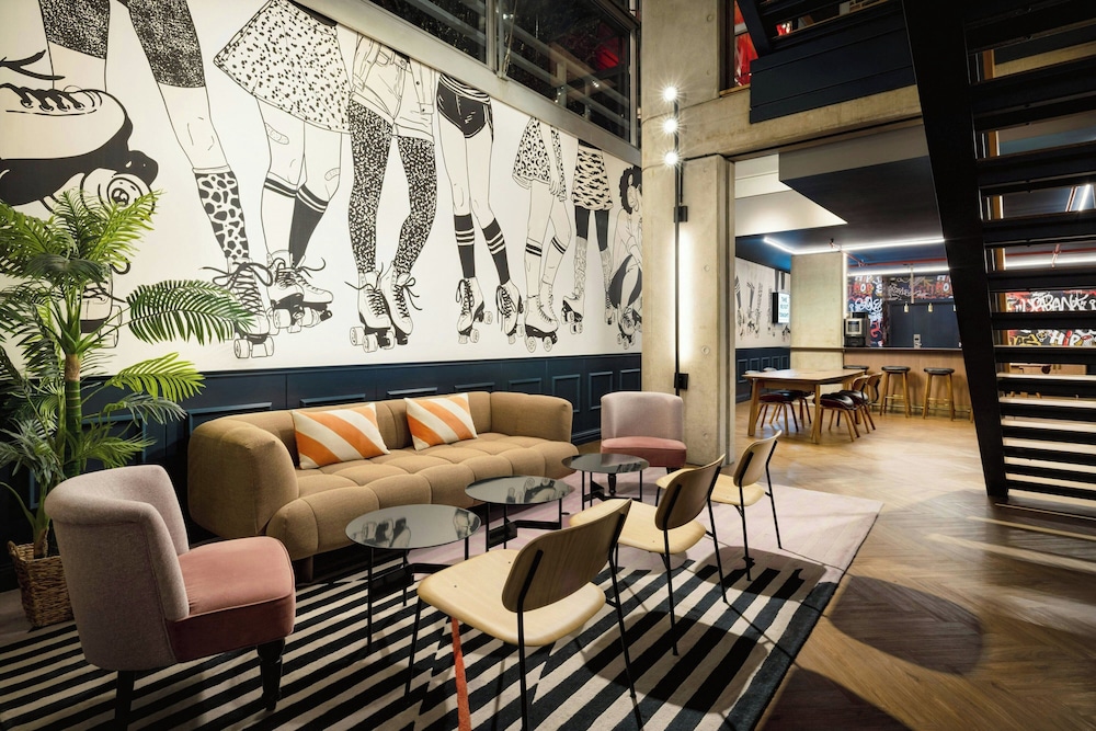 Moxy Paris La Villette 33/56
