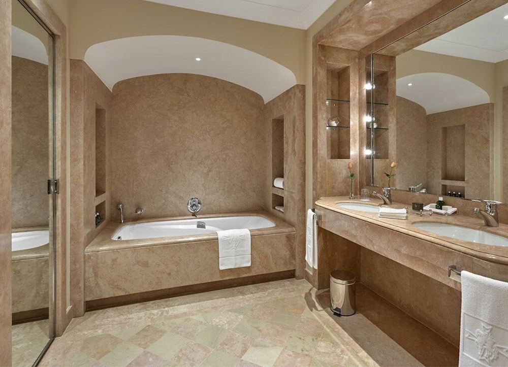 Junior Suite, Superior, King Bed 5/5