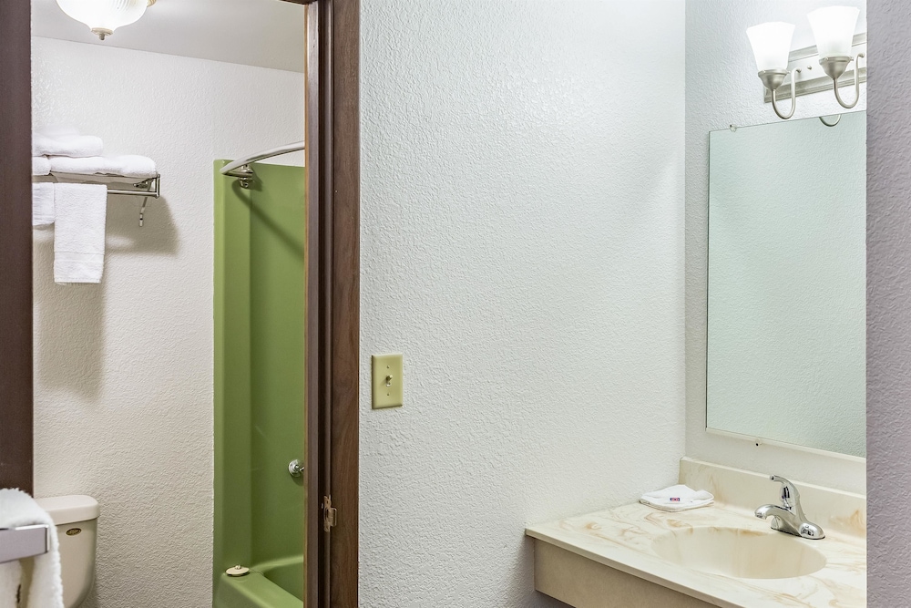 Motel6 Fond Du Lac, WI 16/52