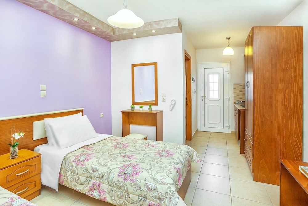 Anna Hotel 34/73