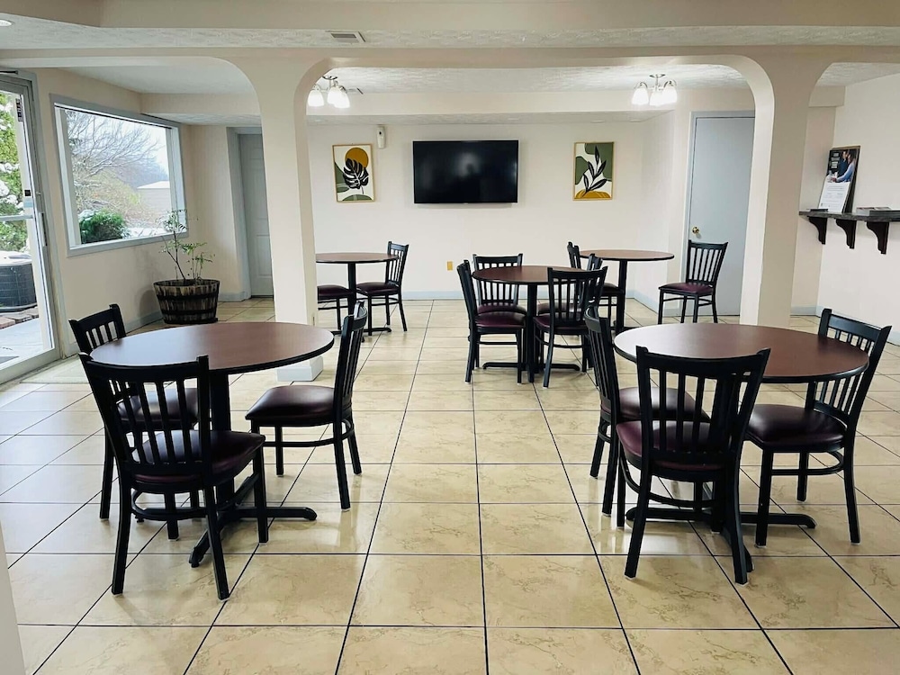 restaurant cafeteria