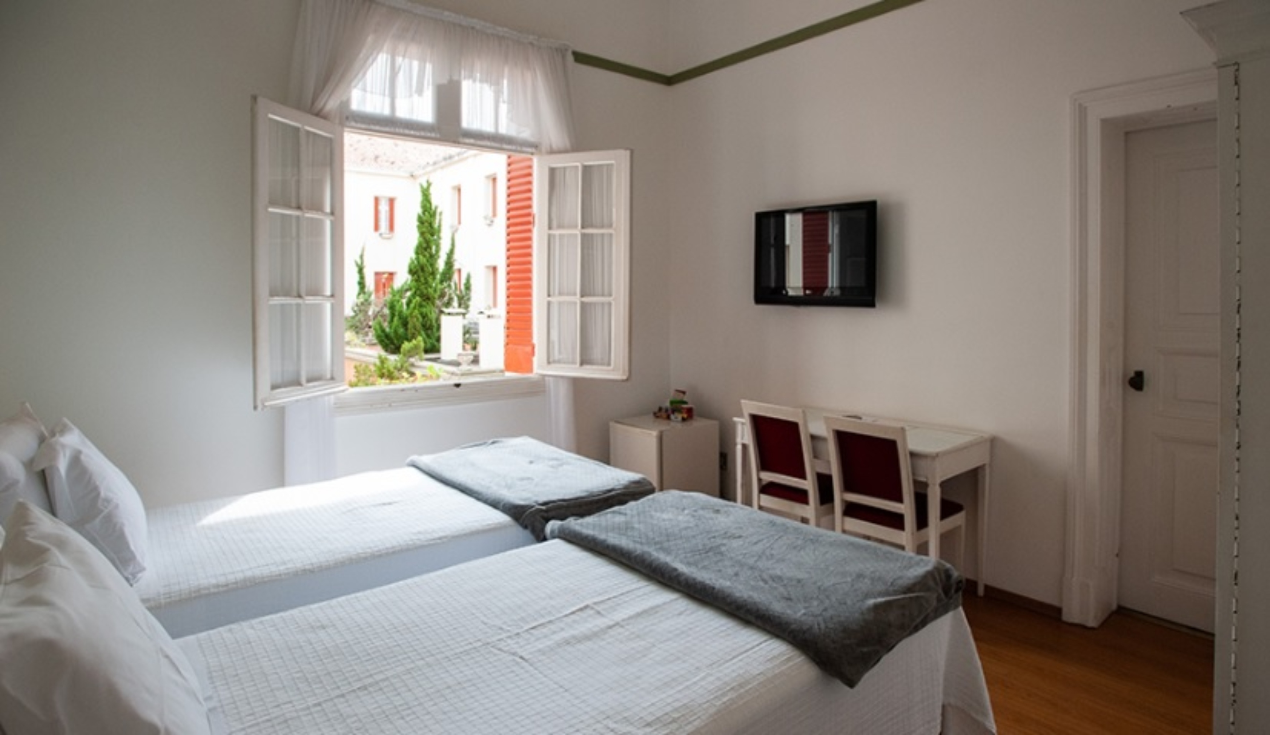 Inner, Standard, Double Bed