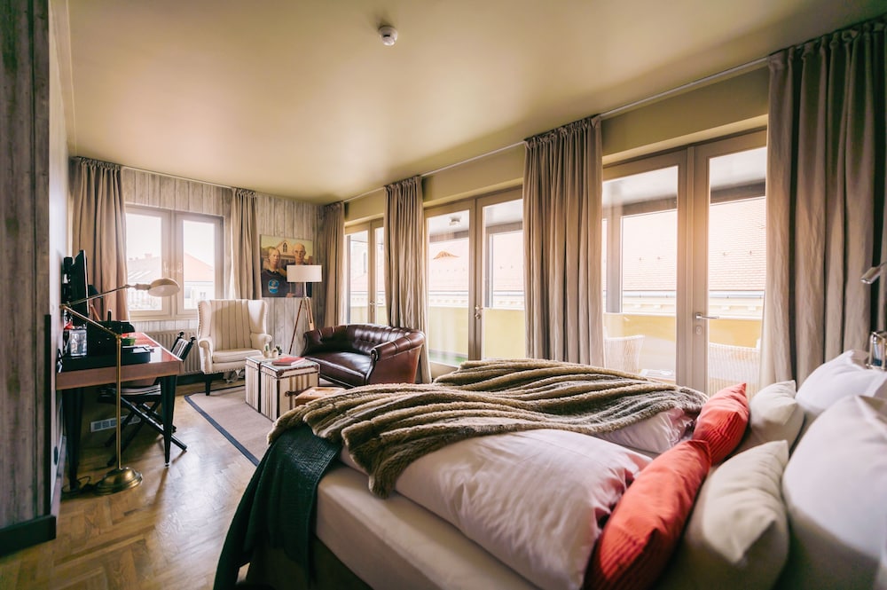 DESIGN, SUITE