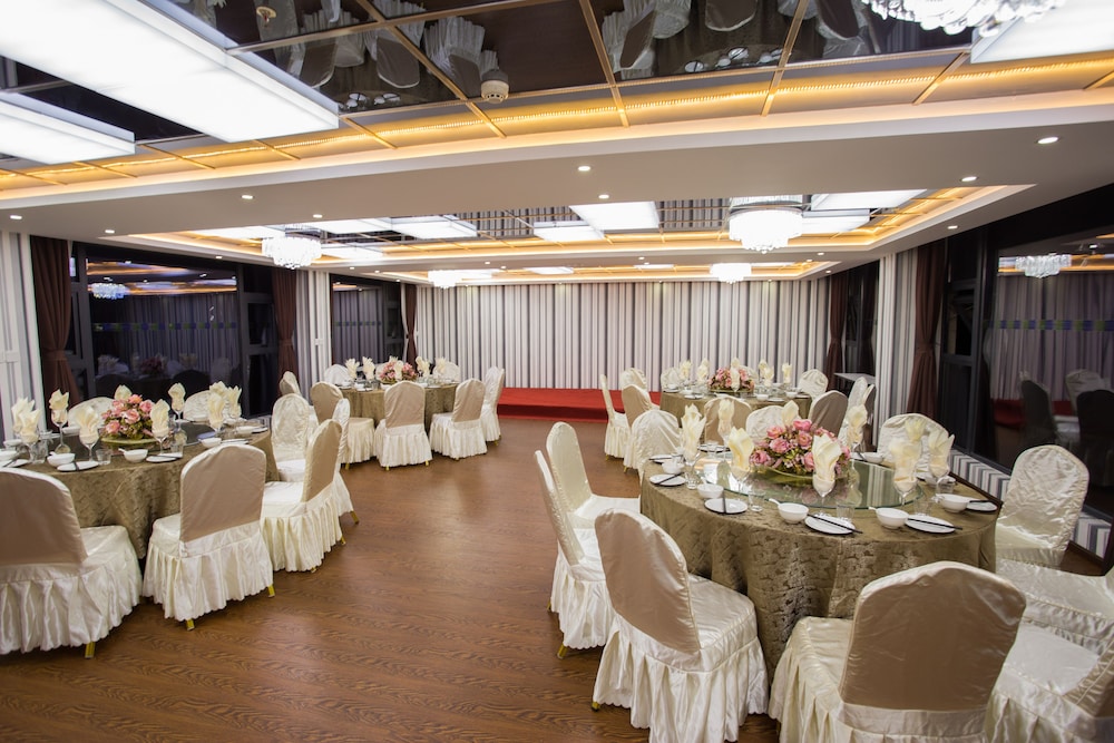 HOLIDAY INN EXPRESS DUJIANGYAN ANCIENT CITY 20/29