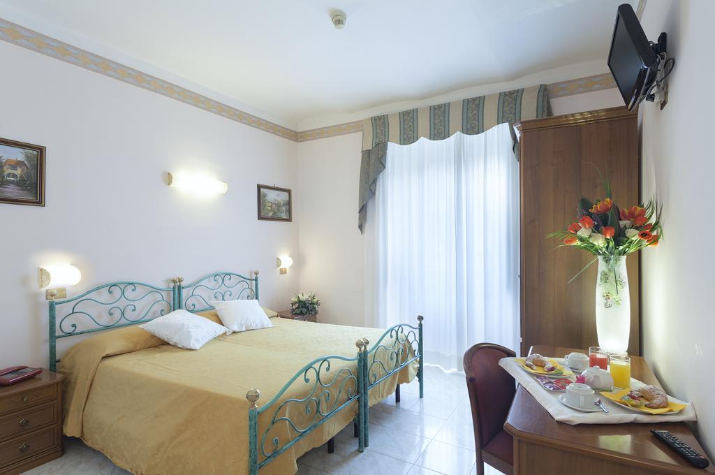 Room at Oriente, ROME
