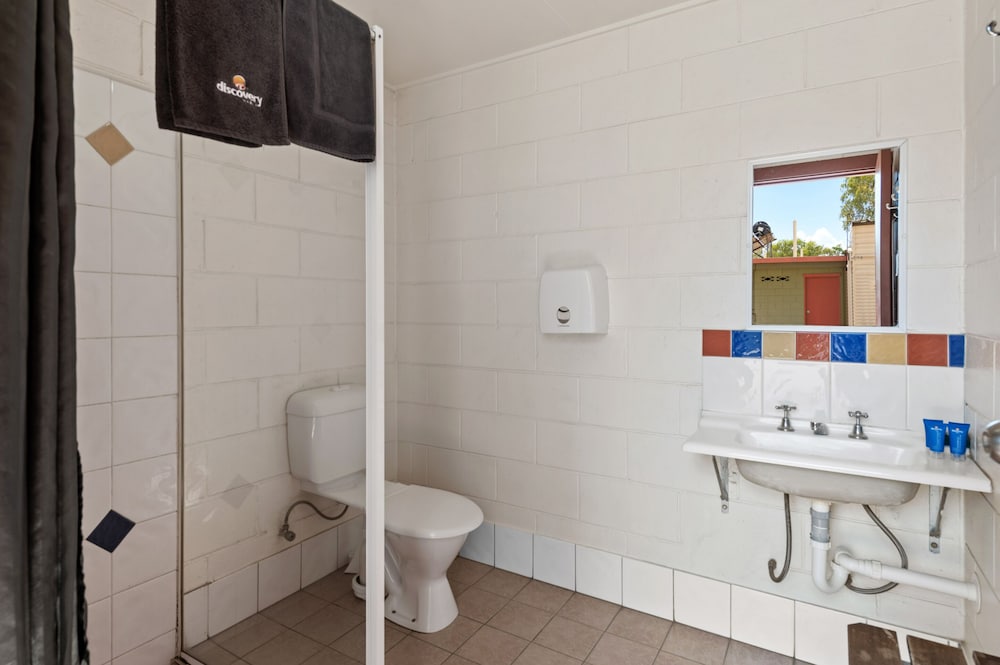 Economy, Cabin, 1 Queen and 1 Bunk Bed, External Bathroom