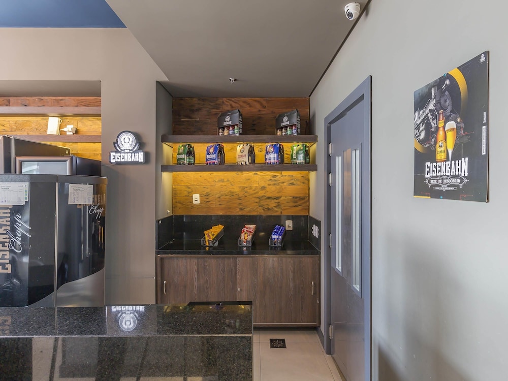 Ibis Budget Blumenau 12/68