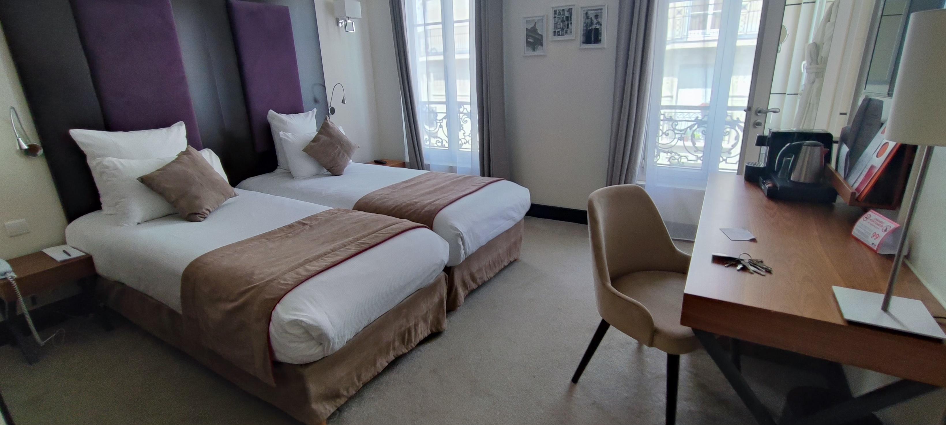 Deluxe, Double or Twin Bed