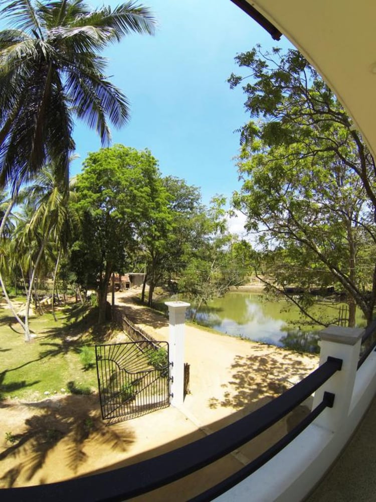 Hideaway Lodge 24/32