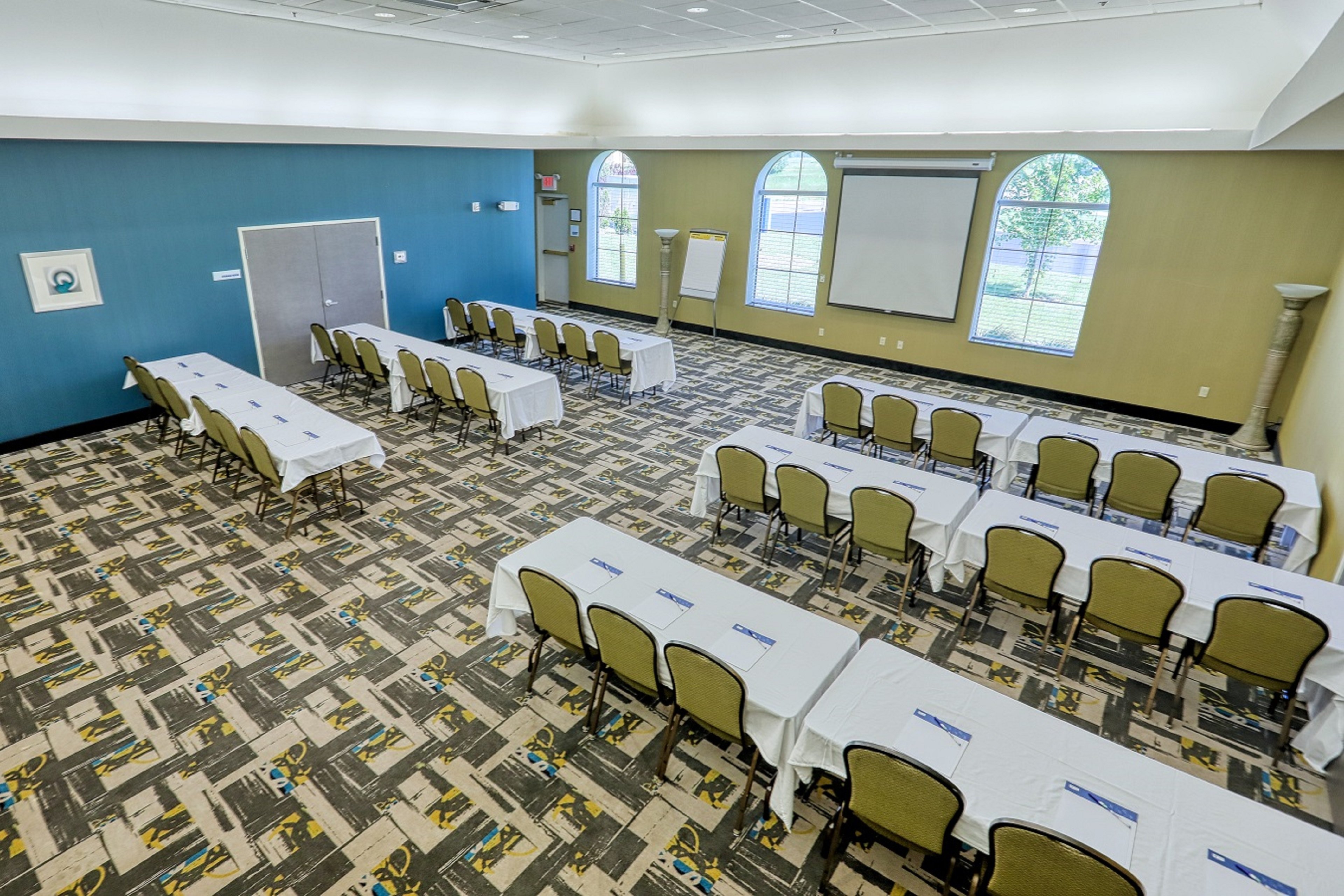 Holiday Inn Express Hotel And Suites Batavia Darien Lake 53/54