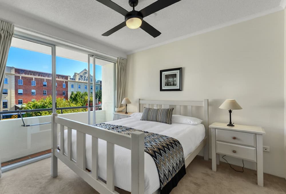 Goldsborough Place Apartments 9/30