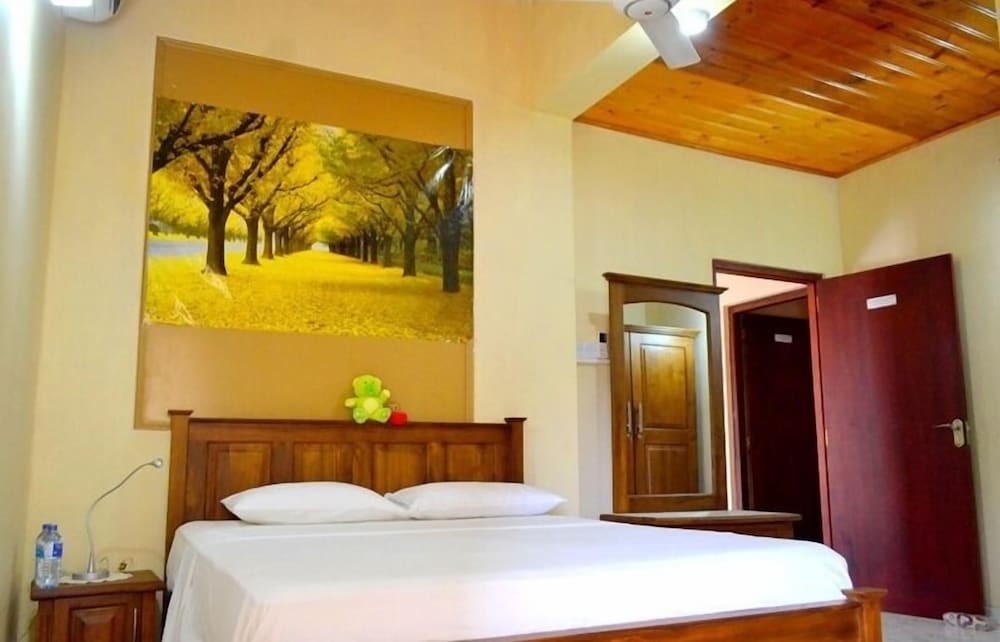 DELUXE, DOUBLE BED