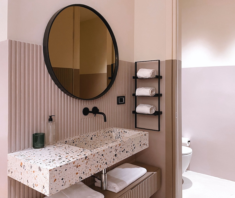 Iliria Hotel Tirana 43/44