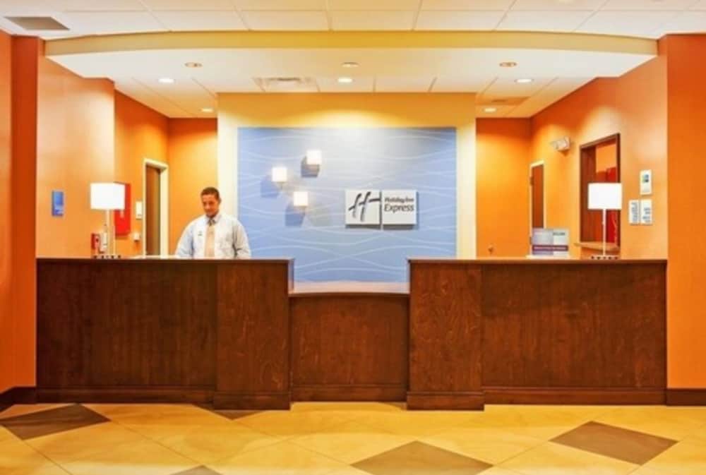 Holiday Inn Express Hotel And Suites Warner Robins North West 9/40