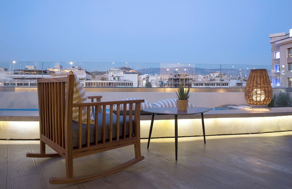 Zeus Essence Wyndham Athens Residence 70/76