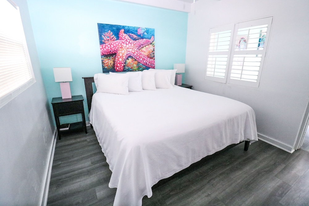 Beach, Walkout, Suite, King Bed, Ocean Front, Kitchen