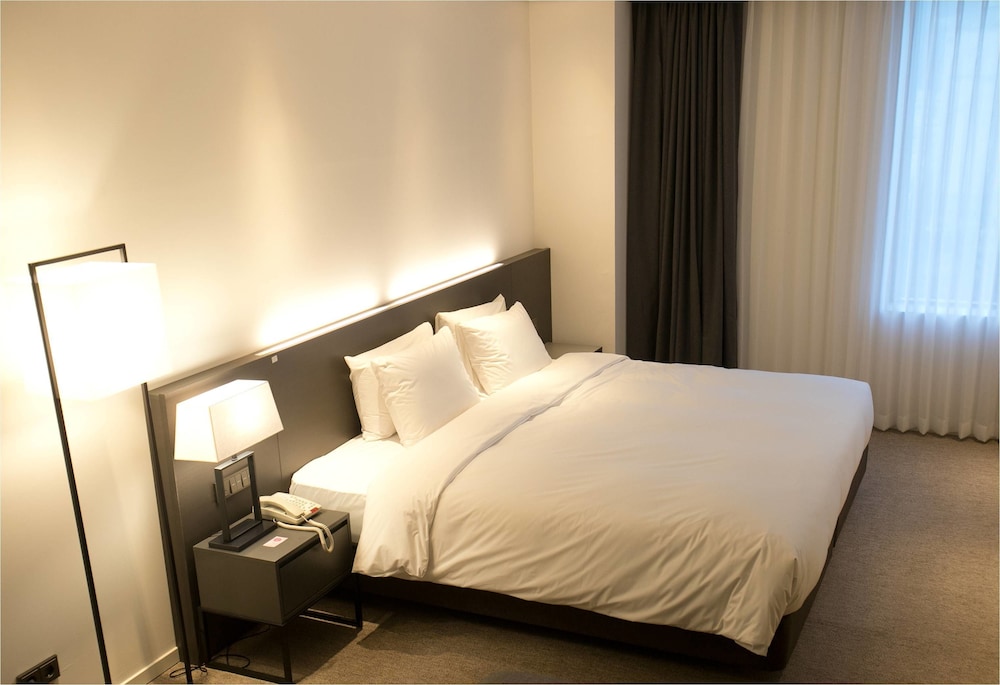 Sky View Hotel 6/56