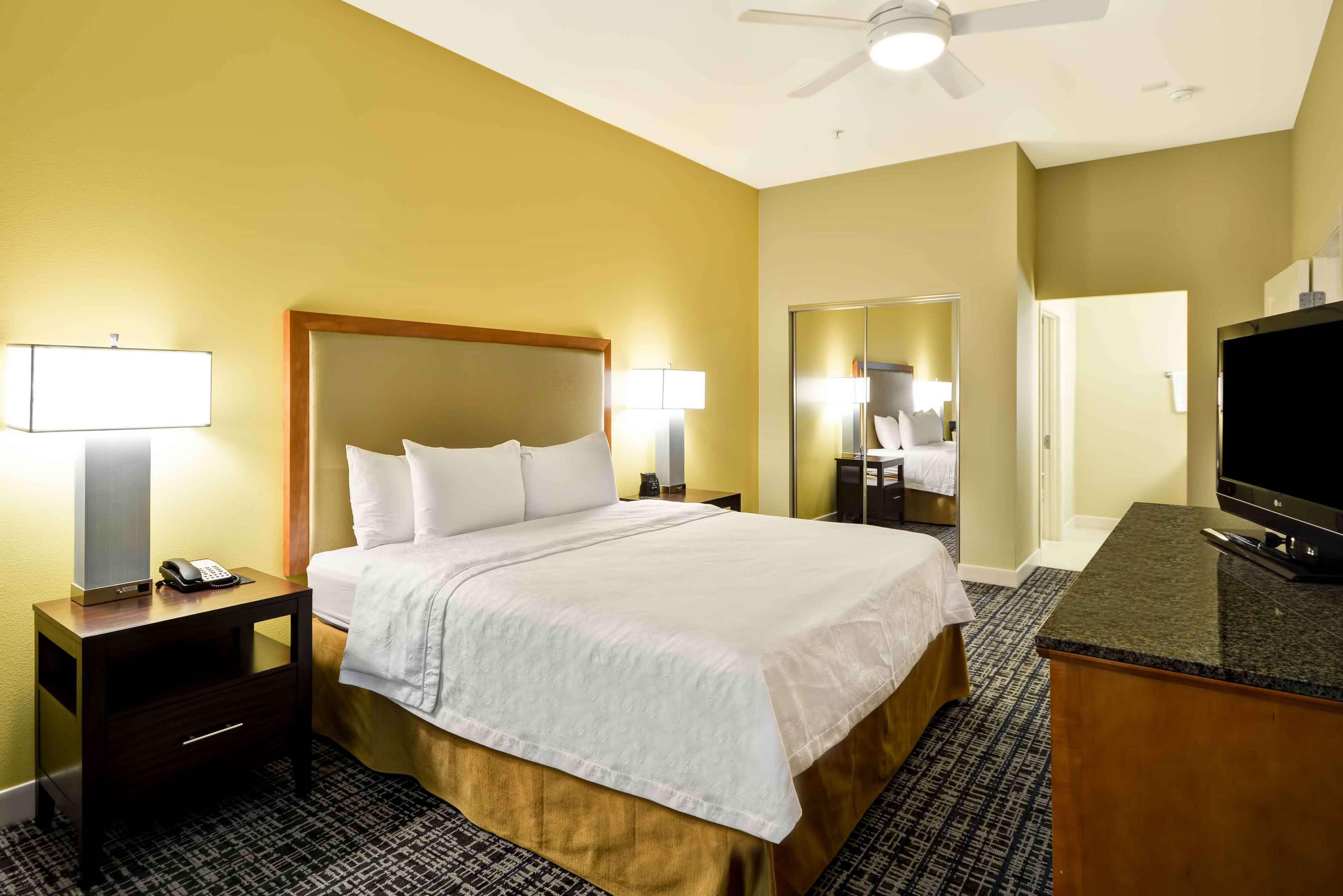 Room, 1 King or 2 Queen Beds