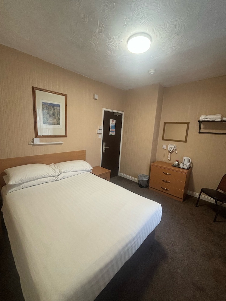 The Lawton Hotel 10/50