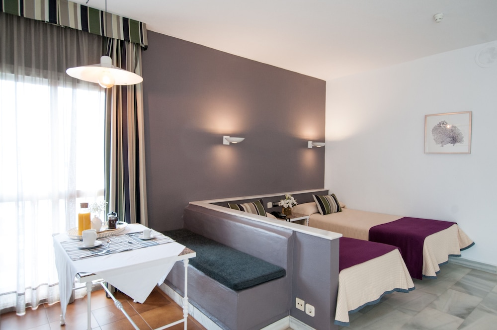 Occidental Puerto Banus 57/75