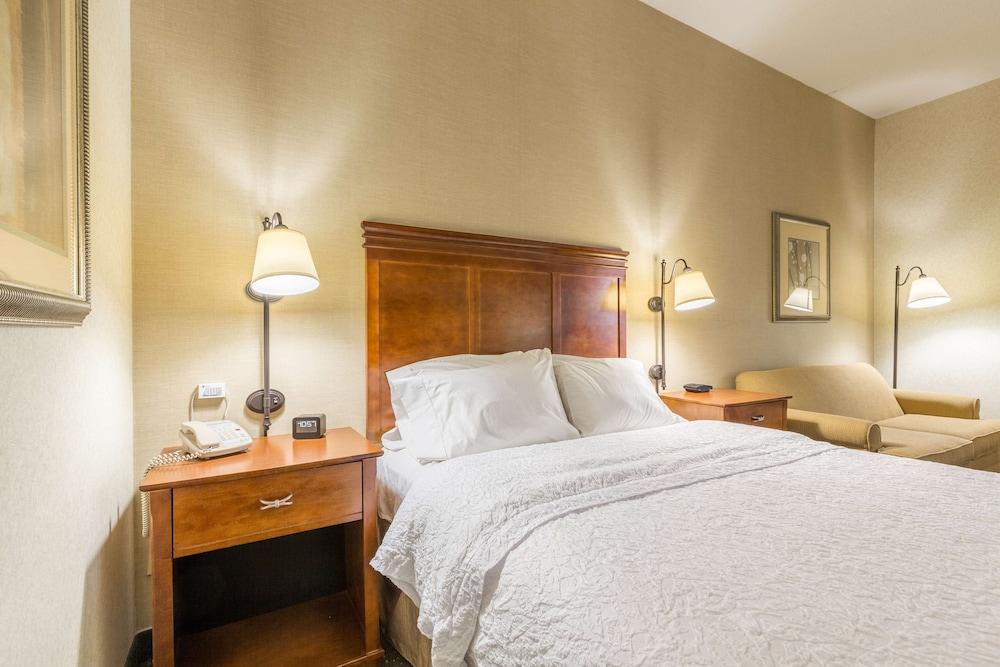 Hampton Inn Sidney 8/41