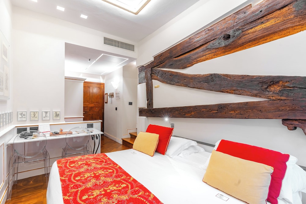 CLASSIC, DOUBLE OR TWIN BED