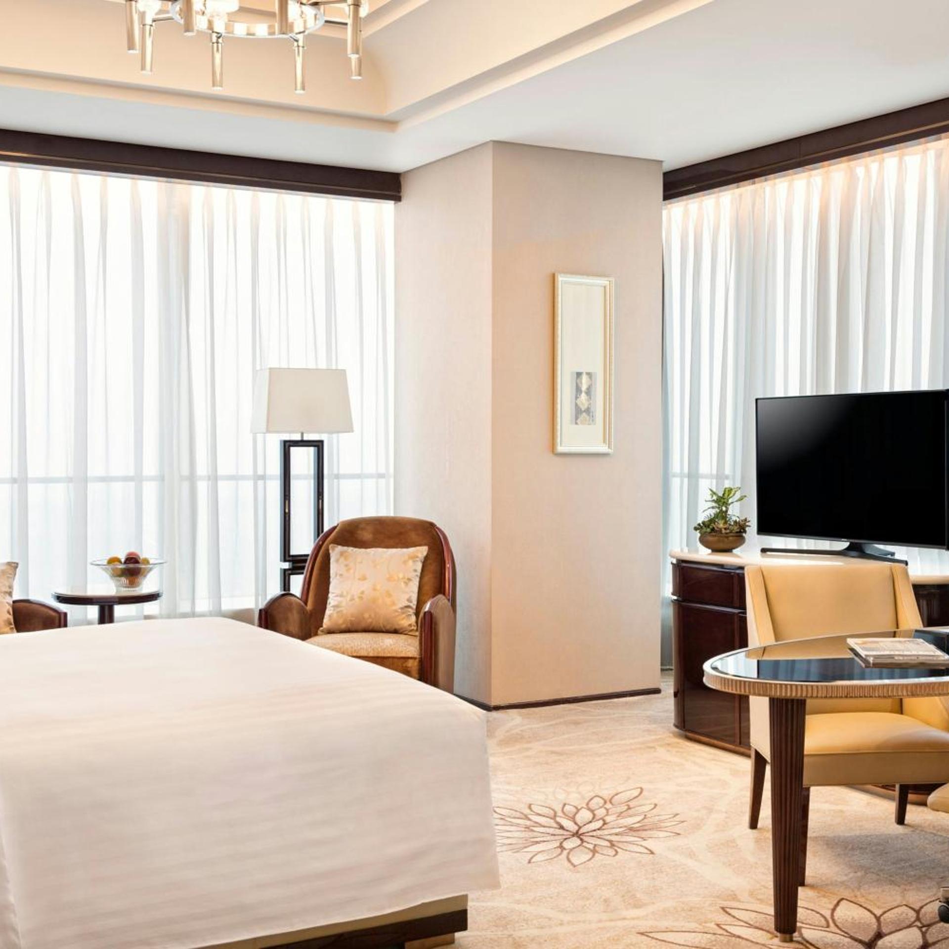 Executive, Suite