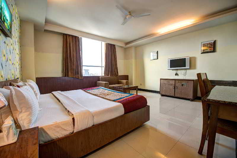 P.R RESIDENCY HOTEL 12/22