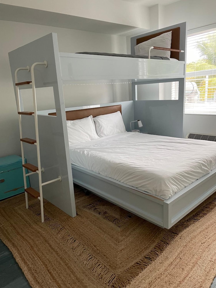 Global Luxury Suites At The Apex Miami 12/50