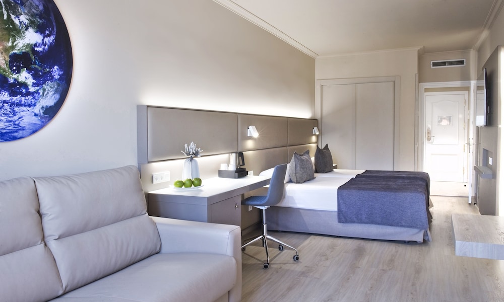 Salles Hotel Pere Iv 15/79