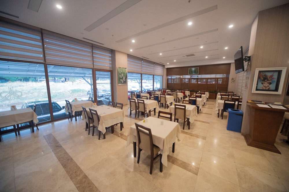 Grand Itimat Hotel 50/60