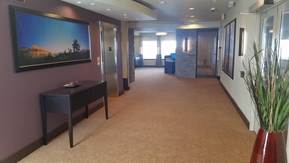 Ledgestone Hotel Elko 33/50