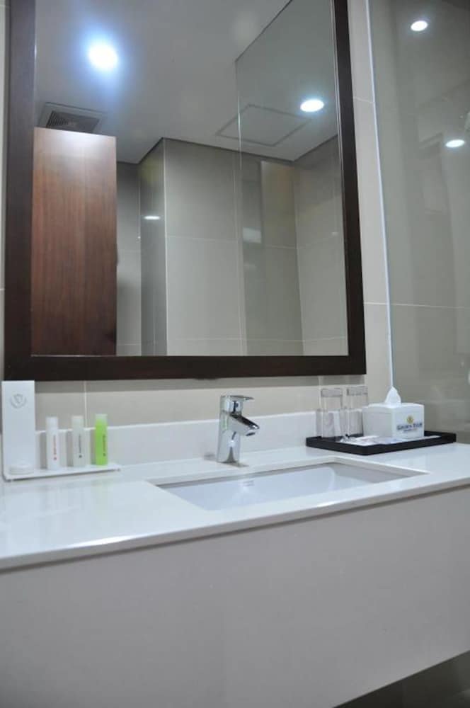 Golden Tulip Pontianak 31/64