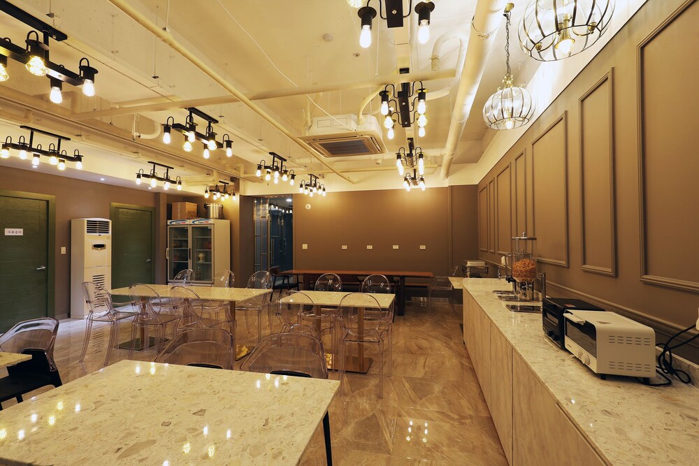 Tower Palace Tourist Hotel 7/50
