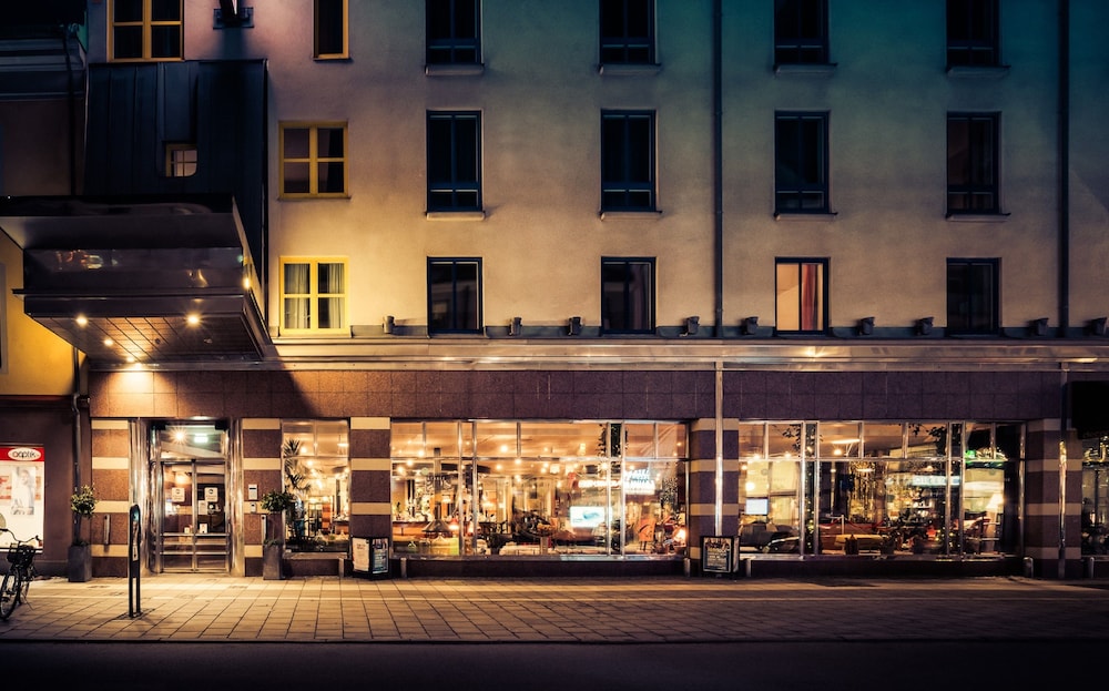 Clarion Hotel Orebro 2/50
