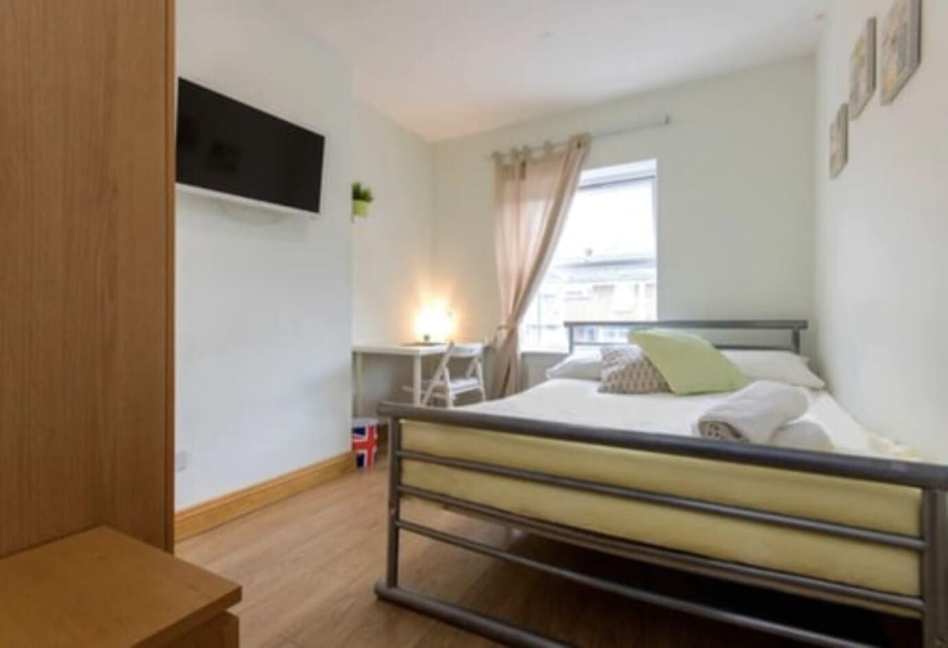 Portobello Rooms by PrimeCityHosts 5/12