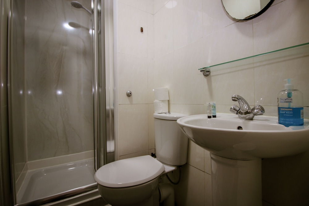 Charing Cross Guest House 57/62