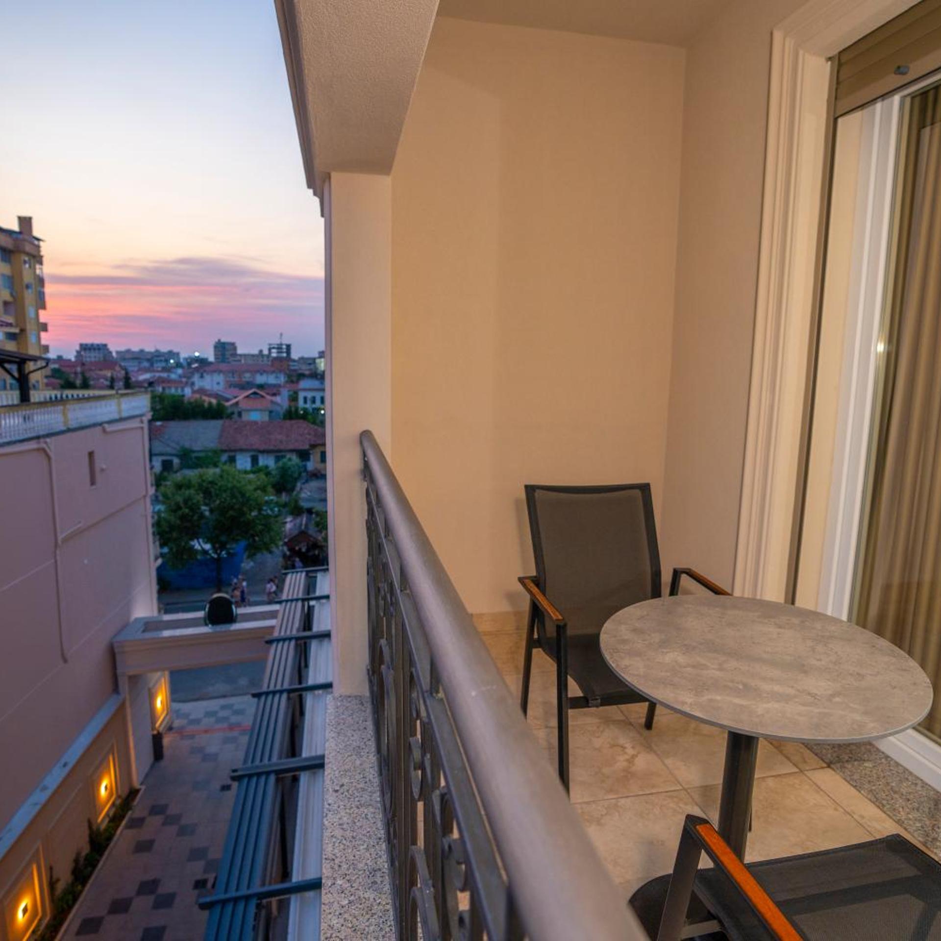 Hotel Mozart 64/70