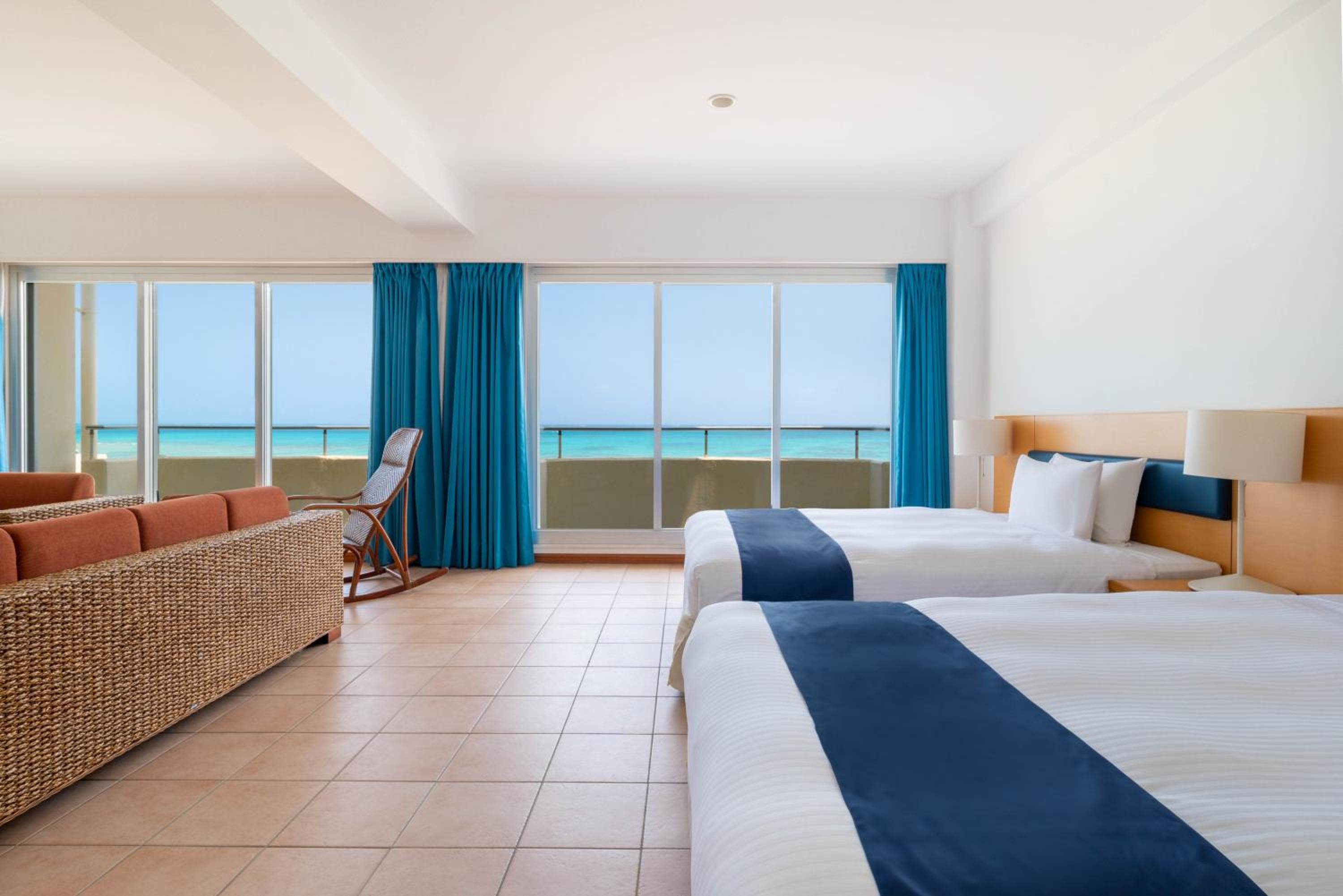 Eef, Beach, Suite