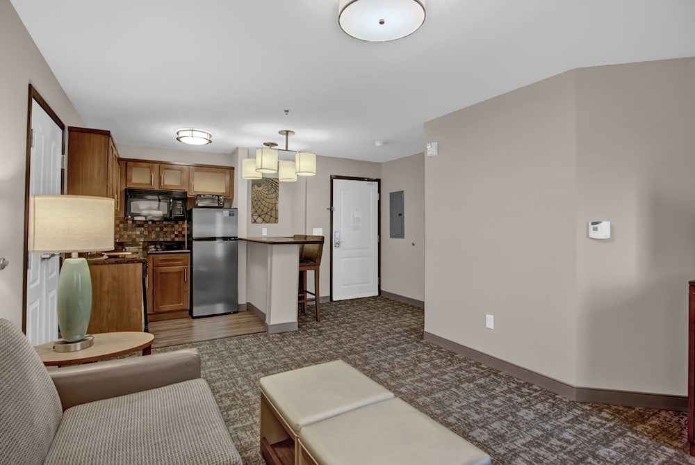 Staybridge Suites Salt Lake-West Valley City 8/70