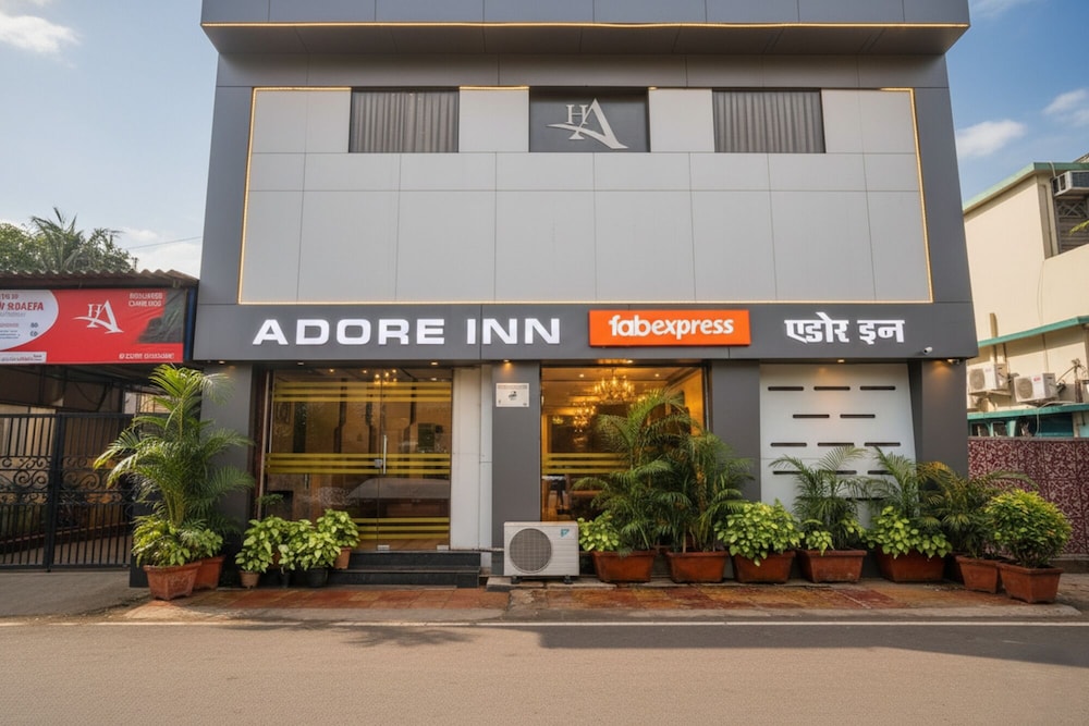 FabExpress Adore Inn 5/40