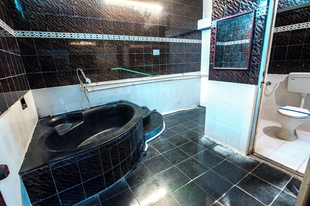 OYO Rooms off Aurobindo Ashram 65/65