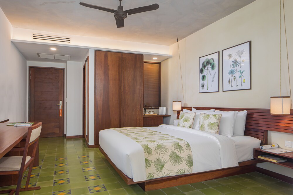 Penh House Hotel 25/74
