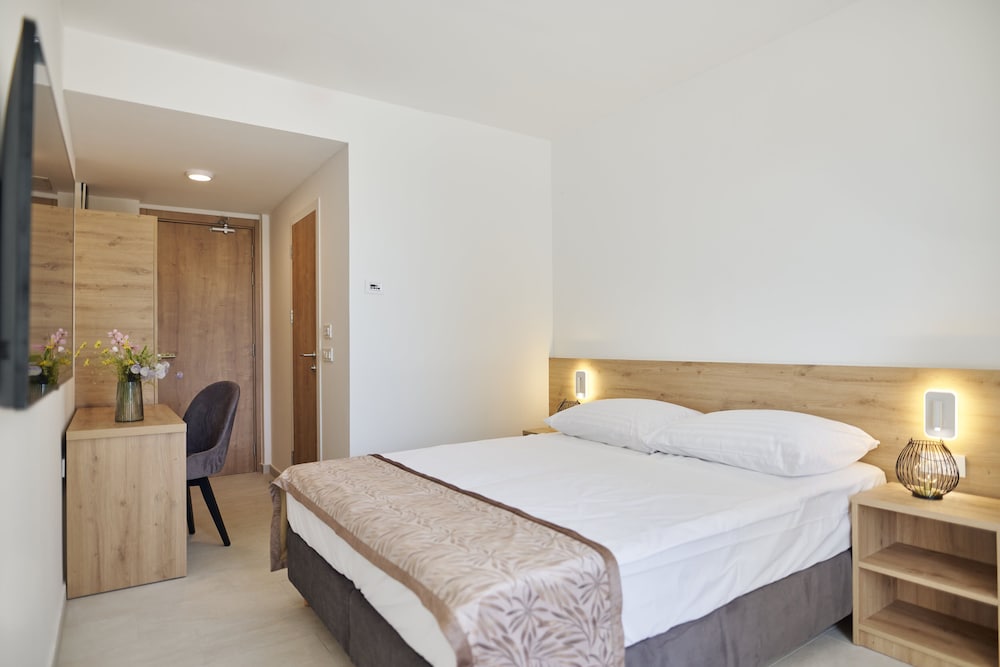 Colentum Resort Murter 13/50